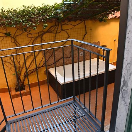 Ripa Garden Room And Suite Salerno Exterior photo
